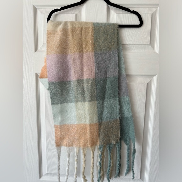 A New Day color block scarf - Picture 1 of 3